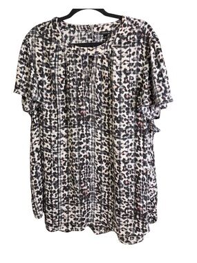 torrid Leopard Print Blouse in Black, White & Pink plus sz 4